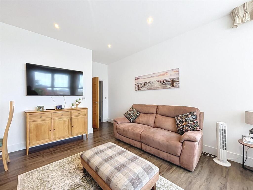 Apartment in Hull - More