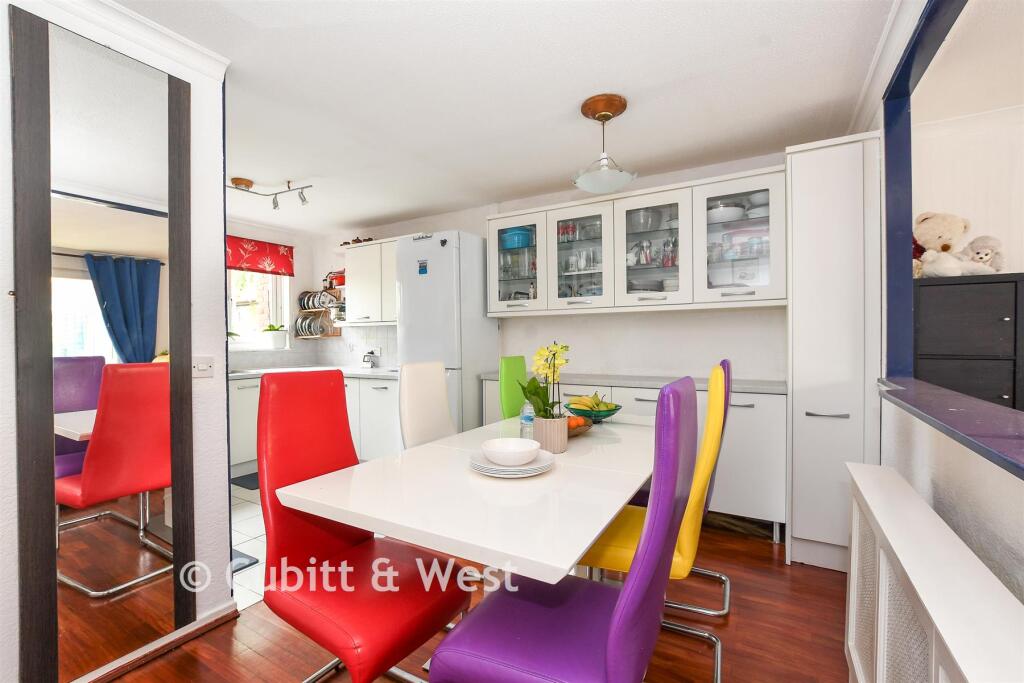 House in Reigate and Banstead, Surrey - View 4
