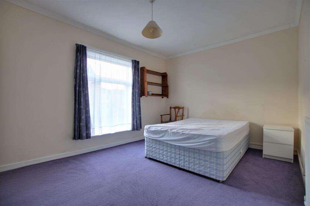 House in Southampton - View 5