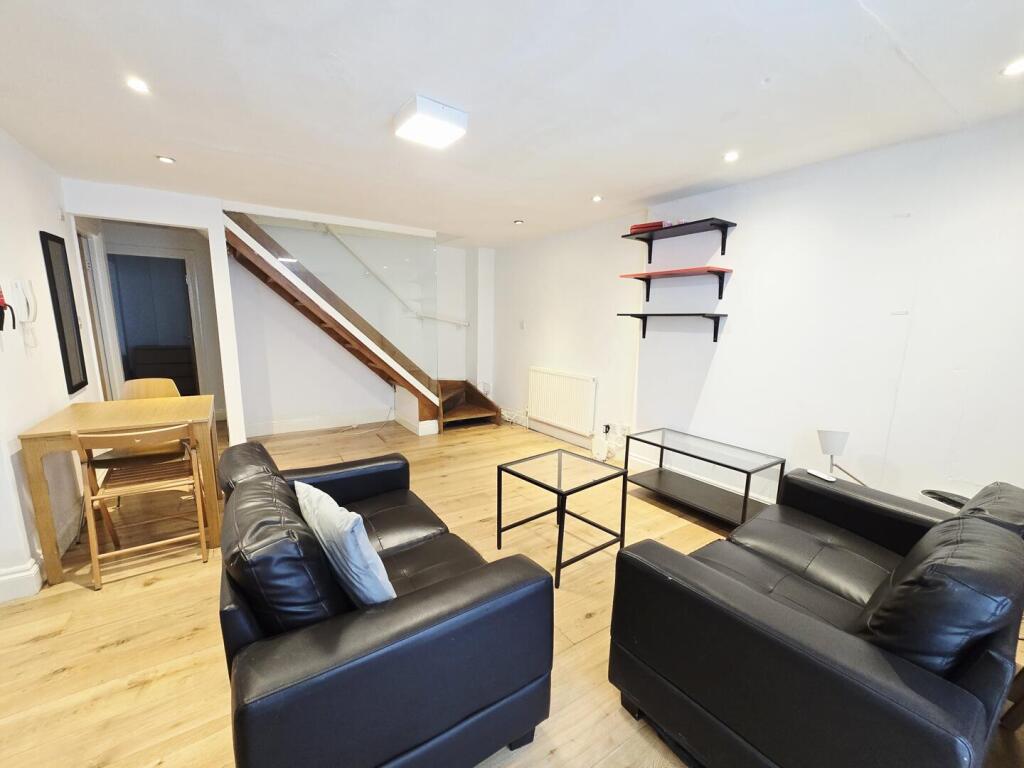 Apartment in London - More