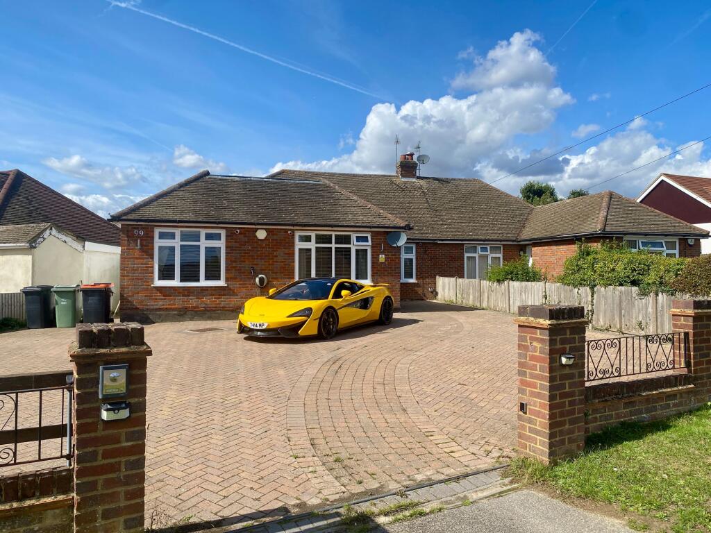 Main image of property: Manor Road, Caddington, LU1