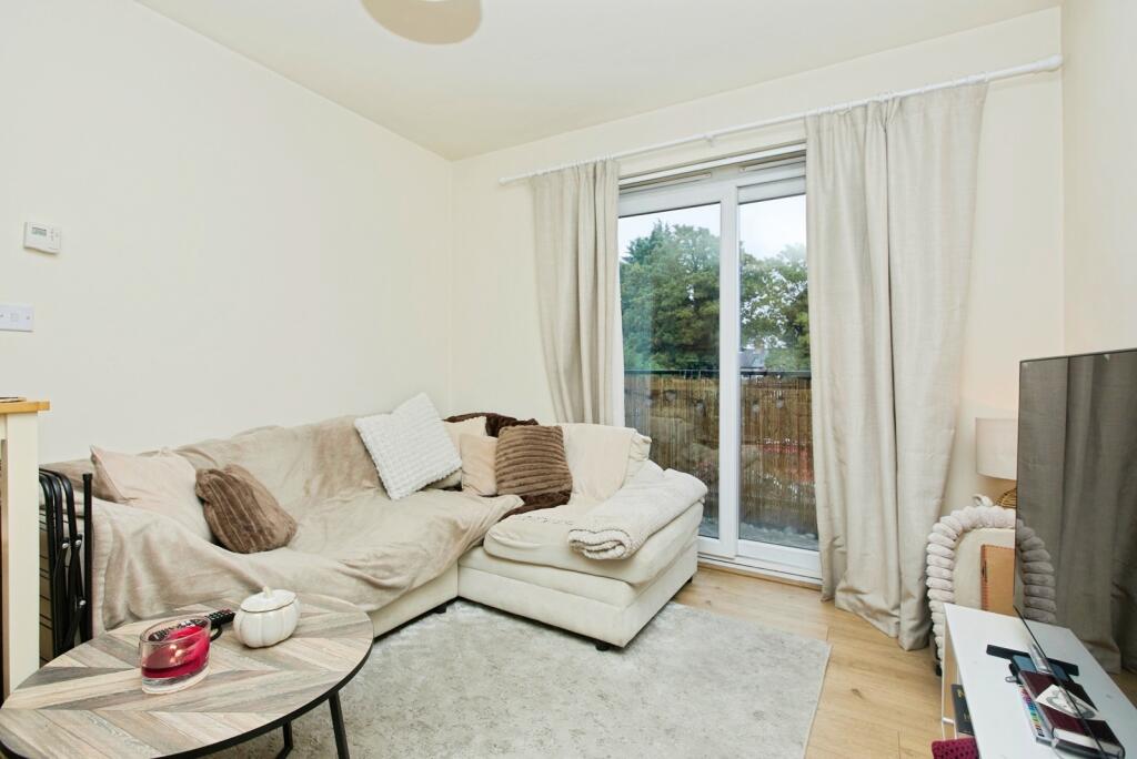 Apartment in East Staffordshire, Burton - View 2