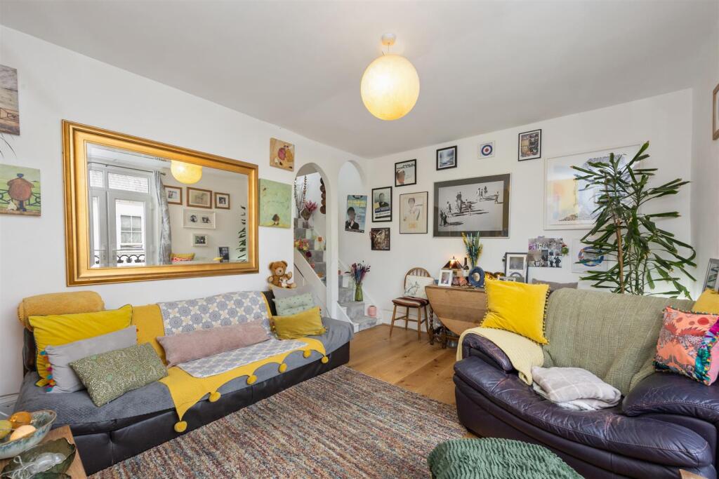 Apartment in Brighton - View 5