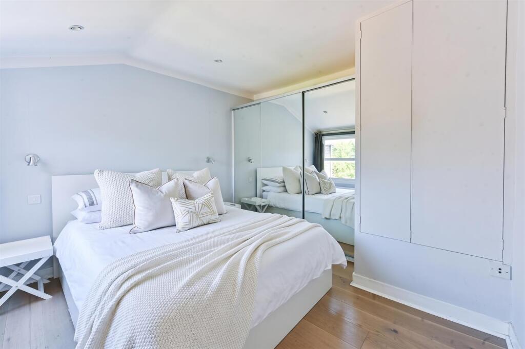 Apartment in London, Sands End, Fulham - View 4