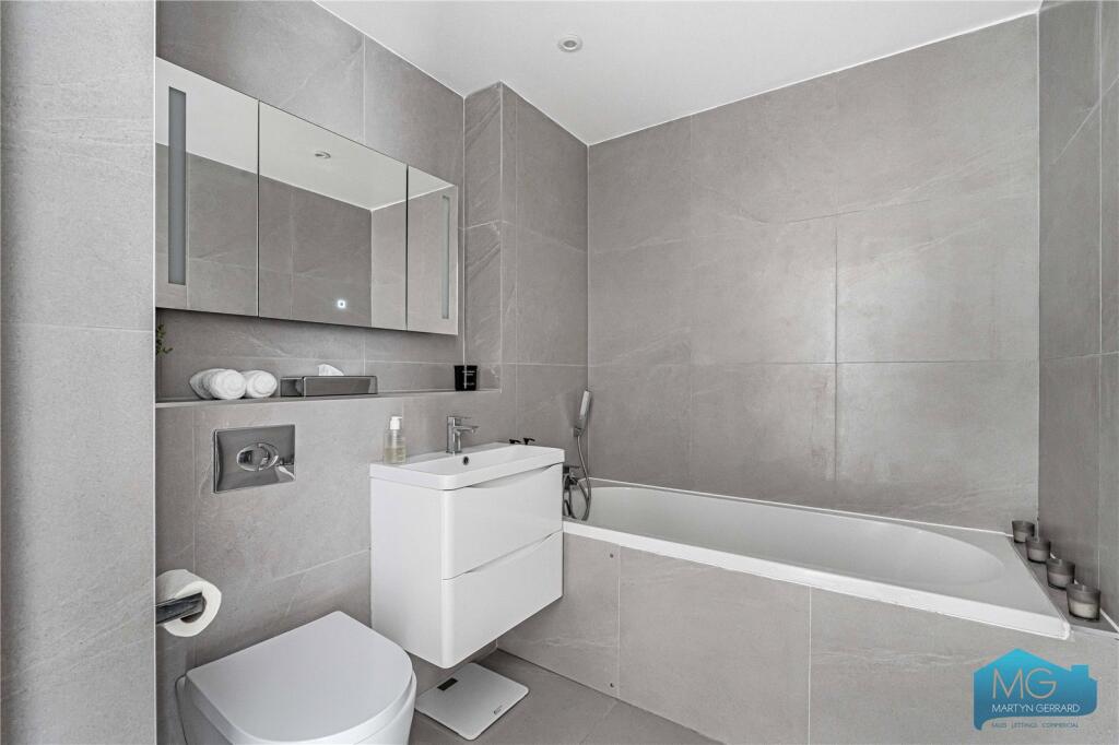 Apartment in London, Ridgemont, West Finchley - View 4