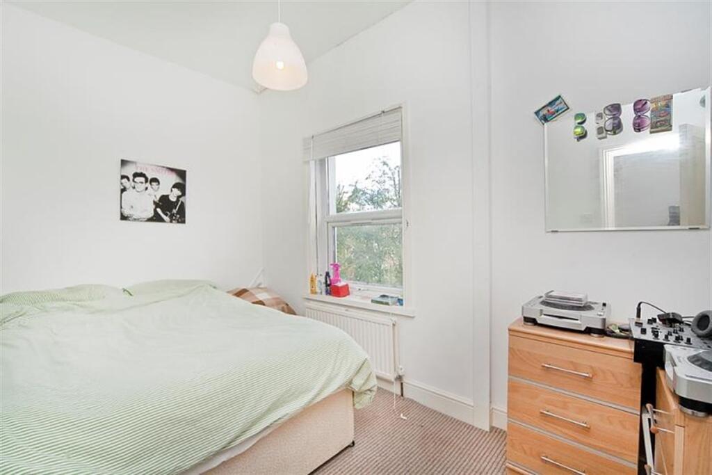 Apartment in London - View 5