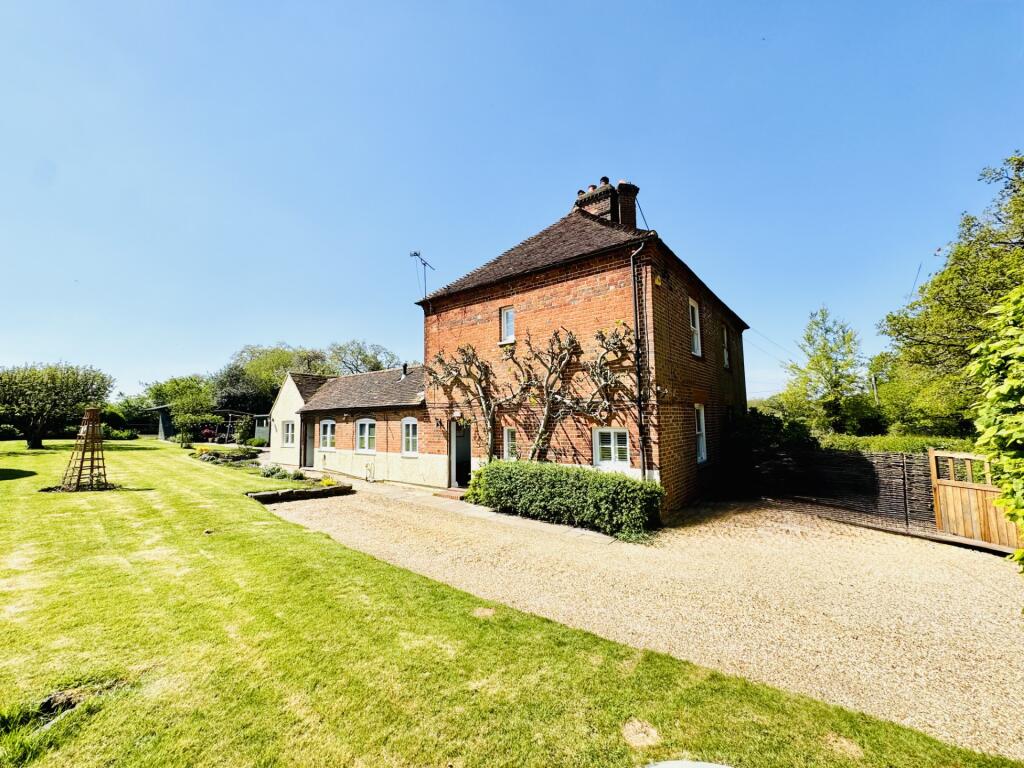 Main image of property: Reading Road, Rotherwick