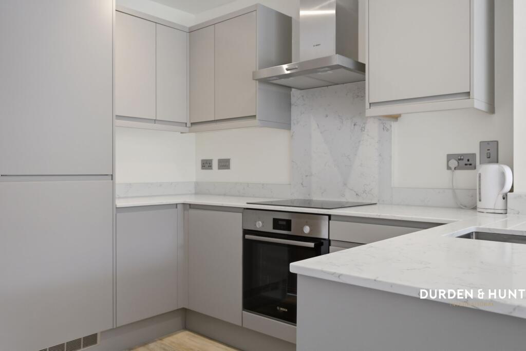 4 bedroom end of terrace house for rent
