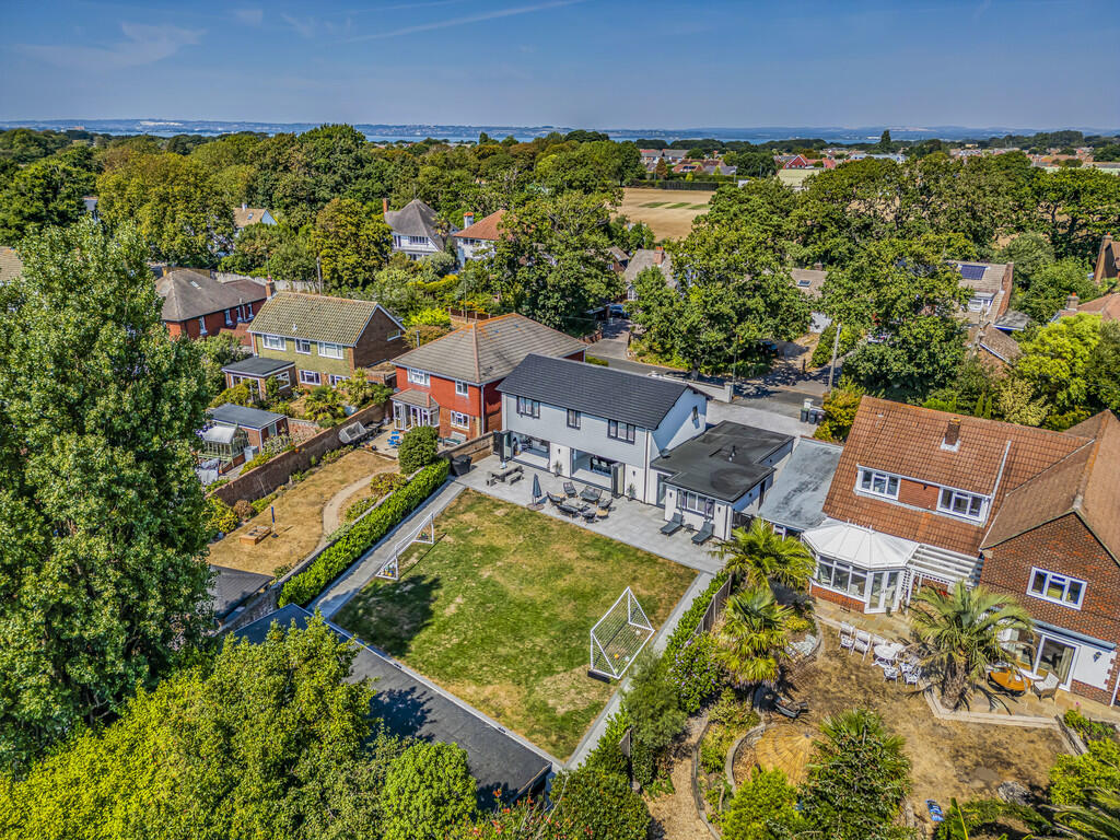 House in Havant, Hampshire - View 2