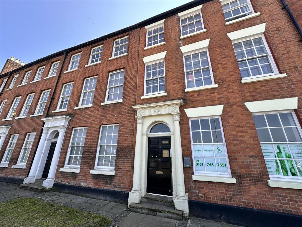 Main image of property: 31 The Crescent, Salford