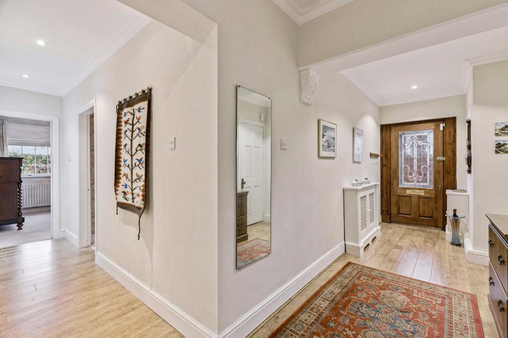Apartment in Bearsden, Castlehill, East Dunbartonshire - View 4