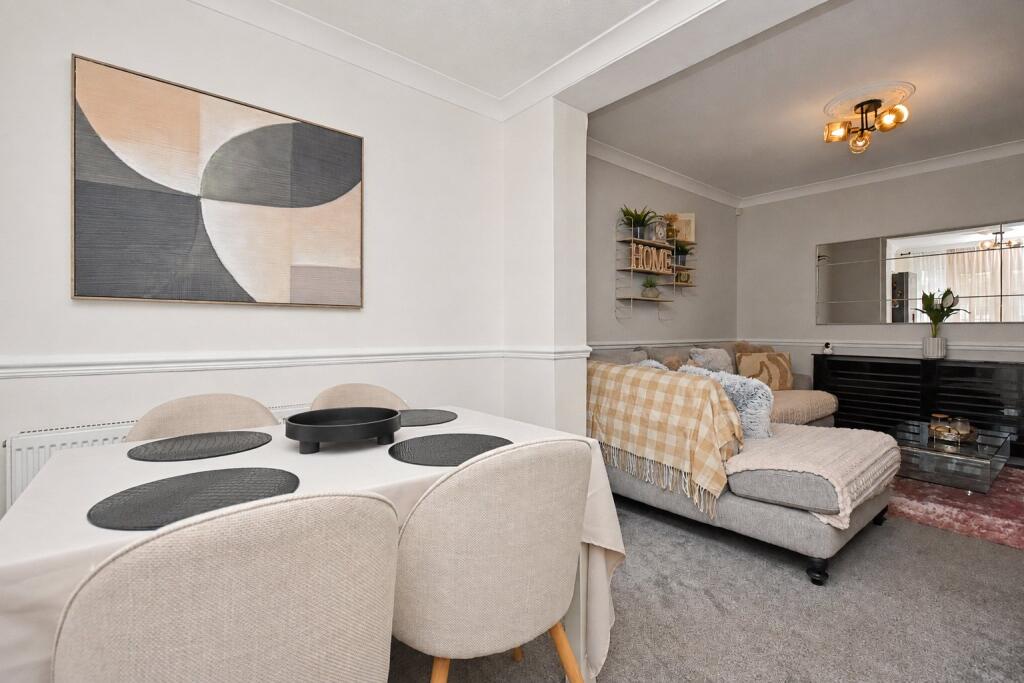 House in Wakefield - View 5