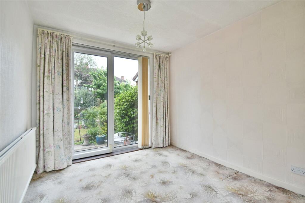 Chinley Close, Heaton Moor, Stockport, SK4 photo 4