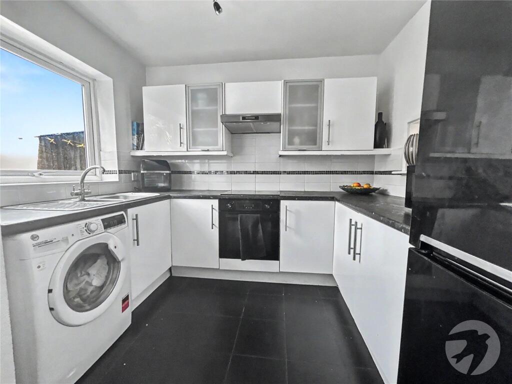 House in Dartford - View 5