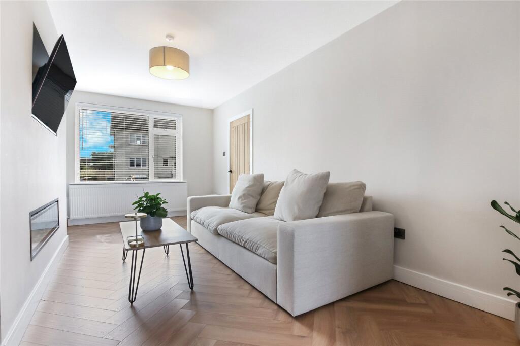 House in Glasgow, East Dunbartonshire - More