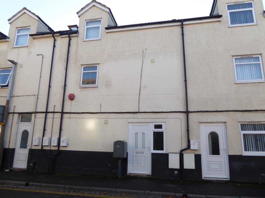 Main image of property: Gorse Hill, Swindon SN2