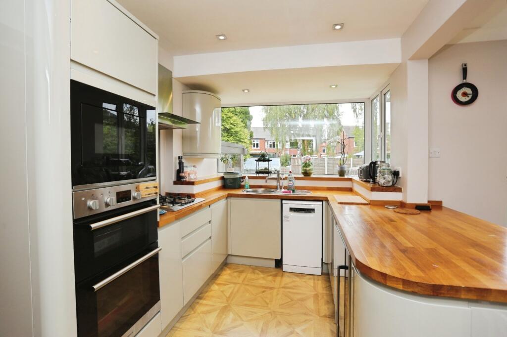 Marlborough Drive, Heaton Chapel, Stockport, SK4 photo 2