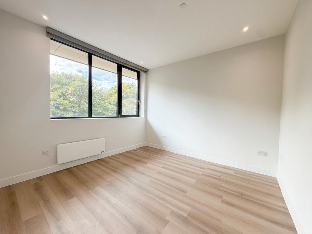 Apartment in Southall - View 5