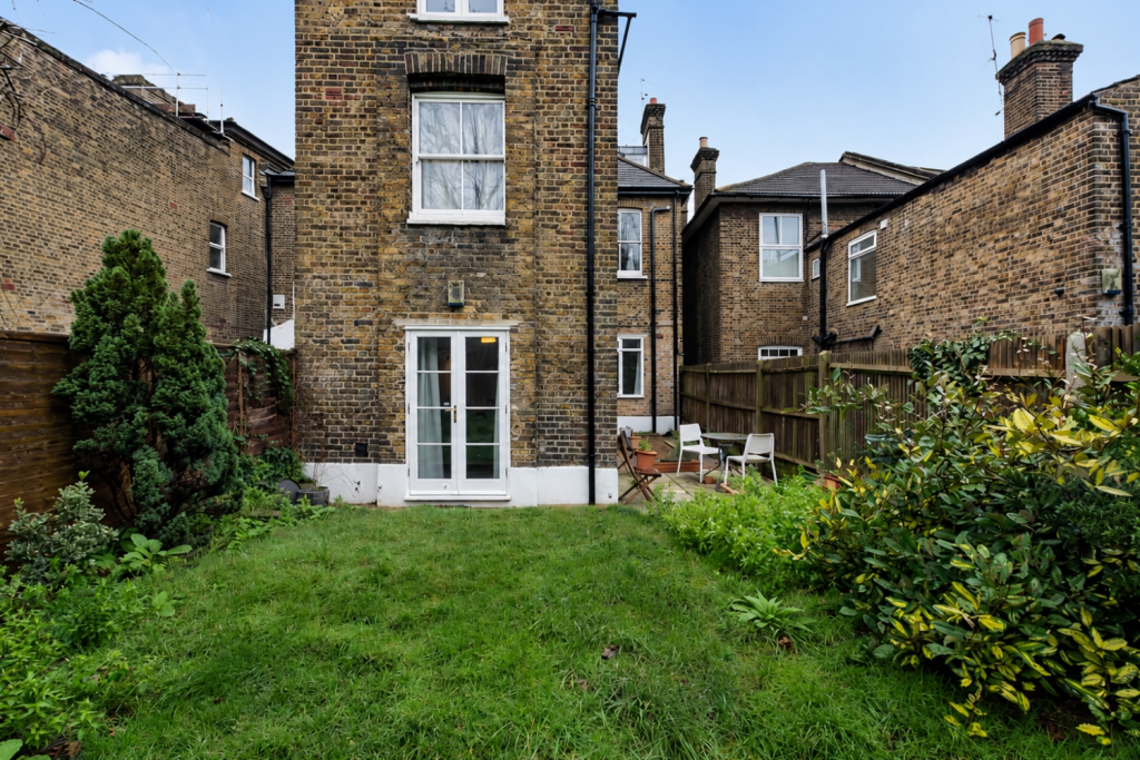 House in London - View 5