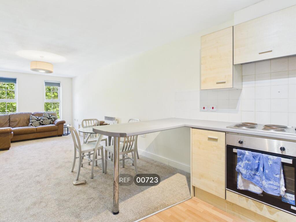 Apartment in Hull - View 3