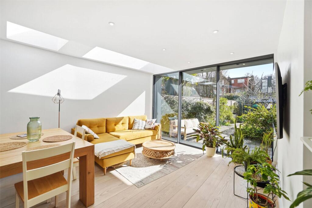 House in Twickenham - View 4