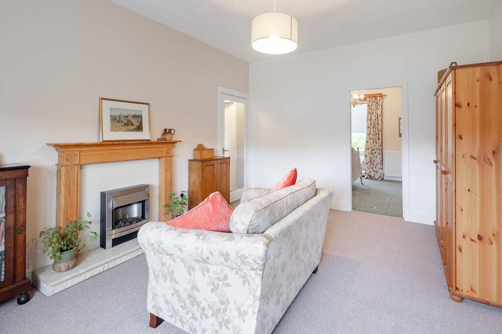 House in Polmont, Falkirk - View 5