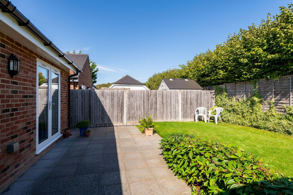 Churchfields, Harrietsham, Maidstone photo 4