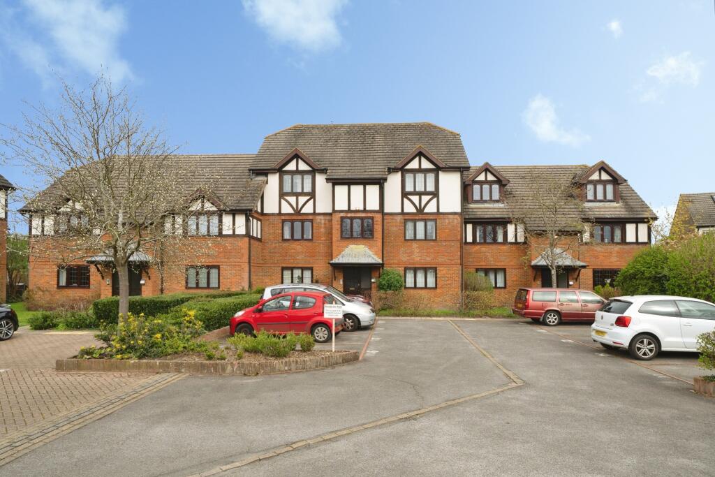 Main image of property: High Street, West Molesey, KT8