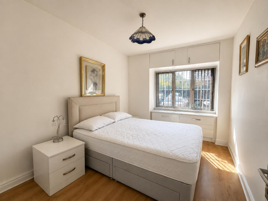 House in Twickenham - View 5