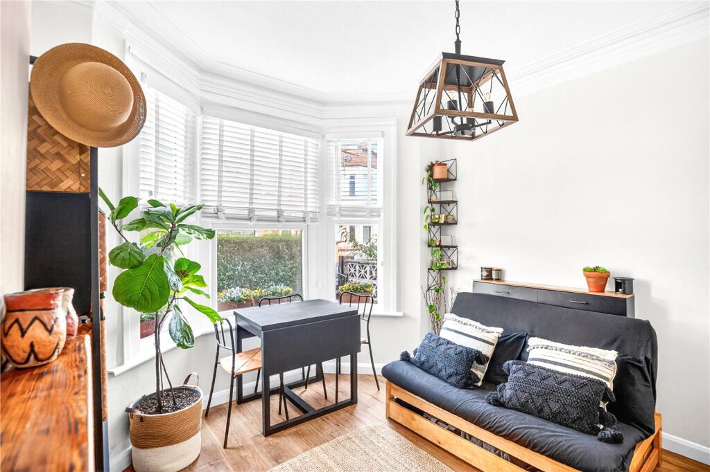 Apartment in London, Leyton - View 5