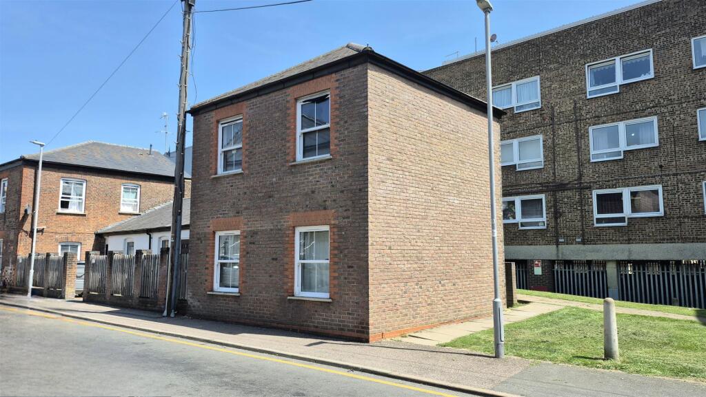 Apartment in Luton