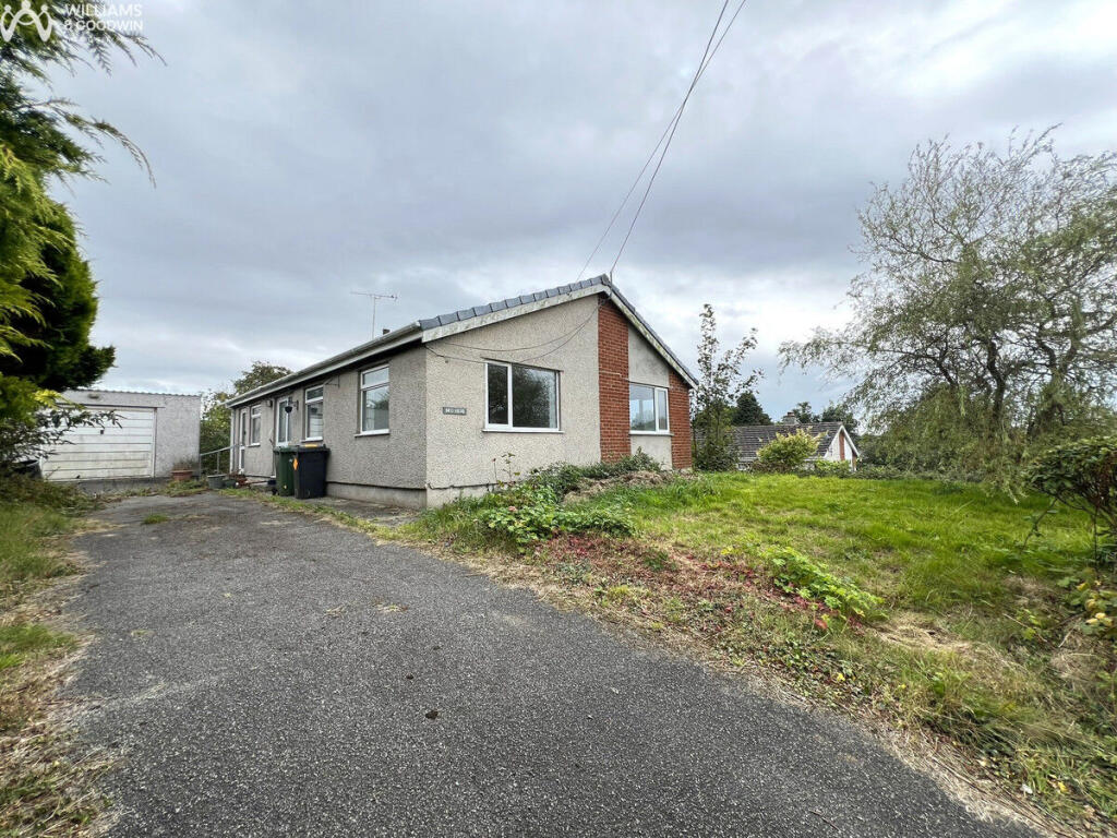 3-bed bungalow on Off Holyhead Road / A5, Gwalchmai, Anglesey, LL65, £225,000