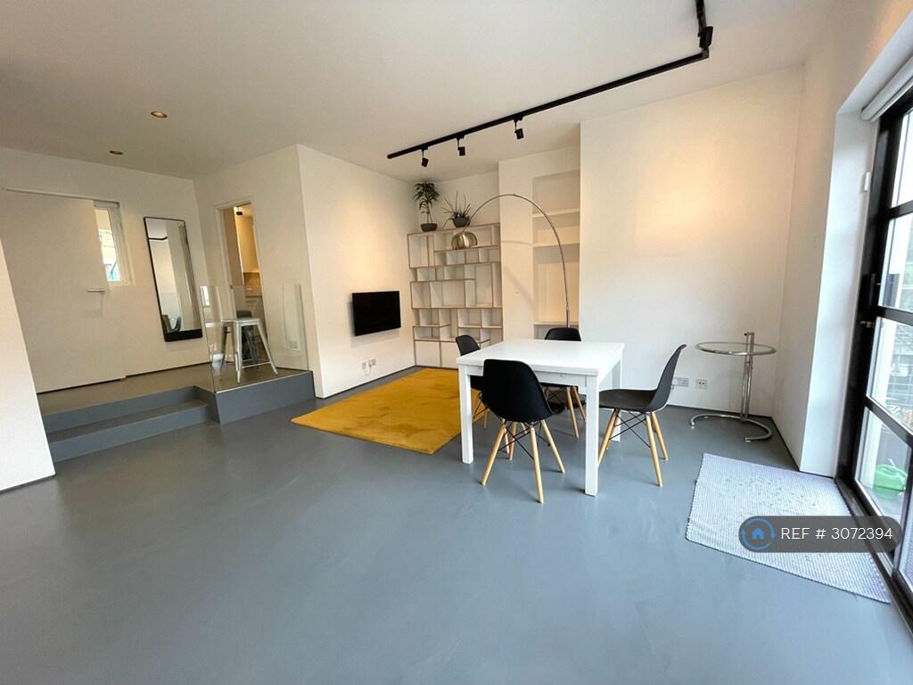 Apartment in London - View 5