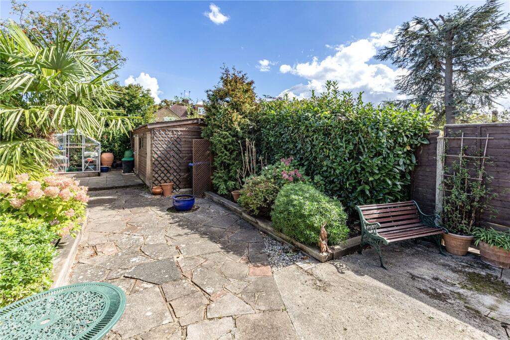 Linden Close, New Haw, Addlestone, Surrey, KT15 photo 4