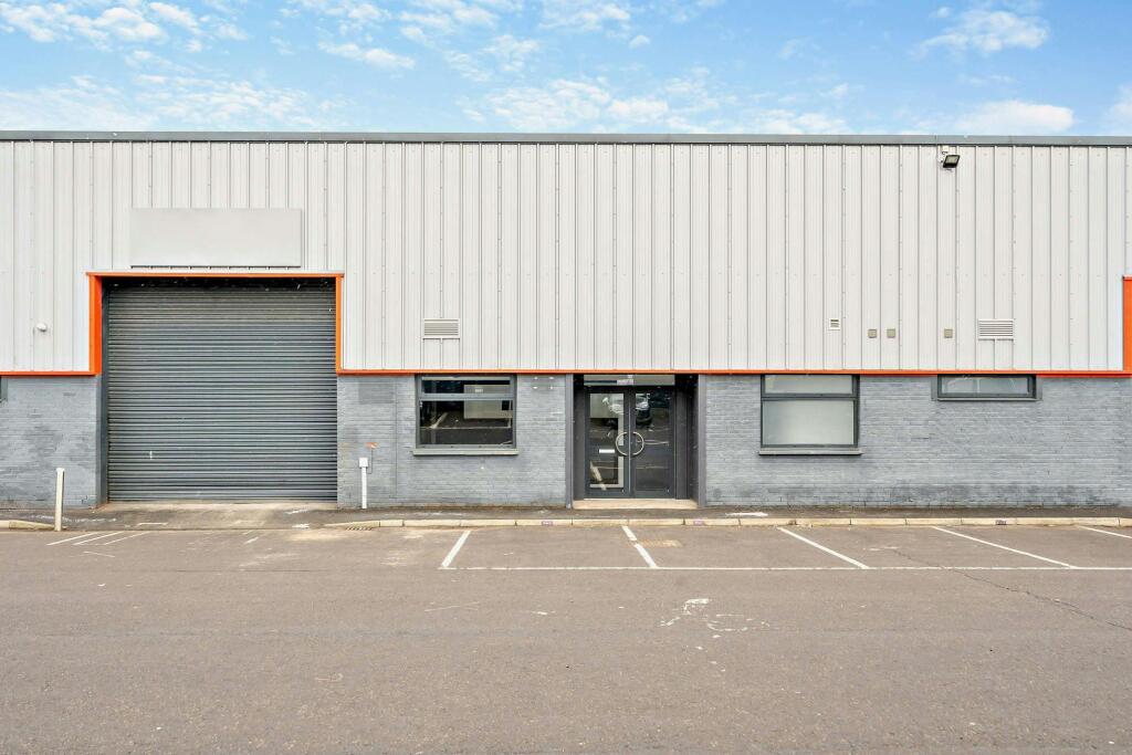 8636726exterior03800.jpg