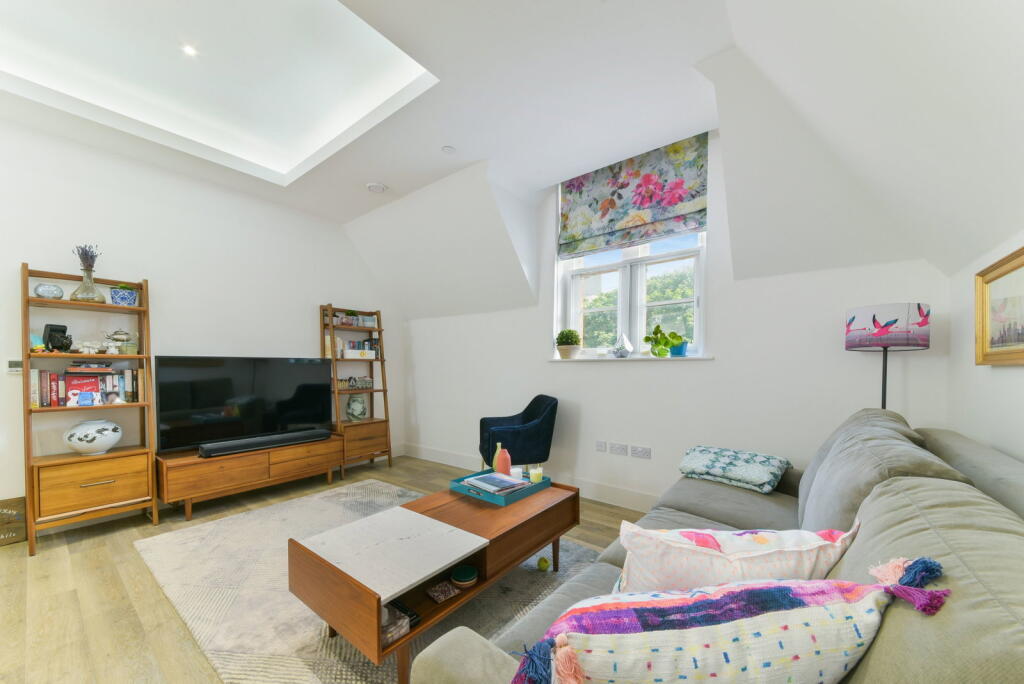 Apartment in London - View 5