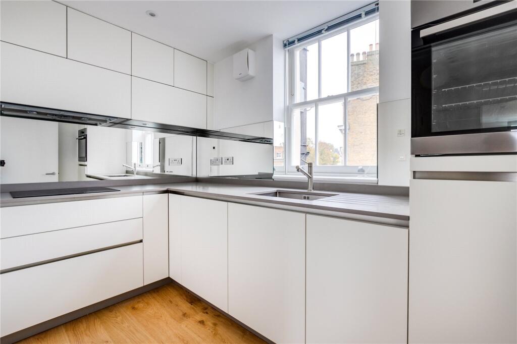 Apartment in London, South Kensington - View 2