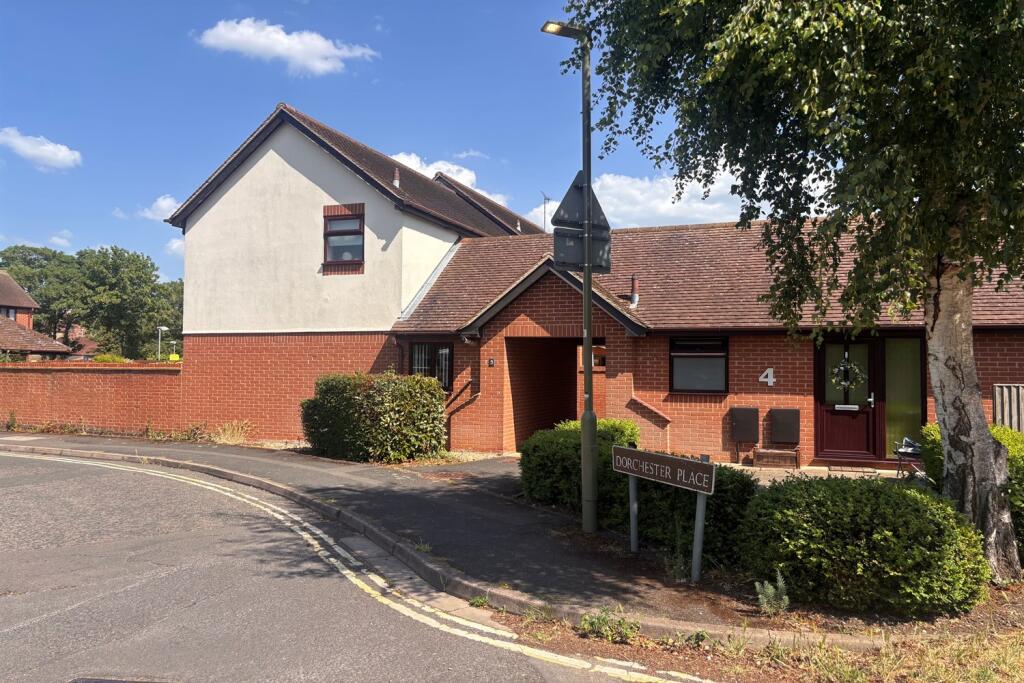 Main image of property: Dorchester Place, Thame, OX9