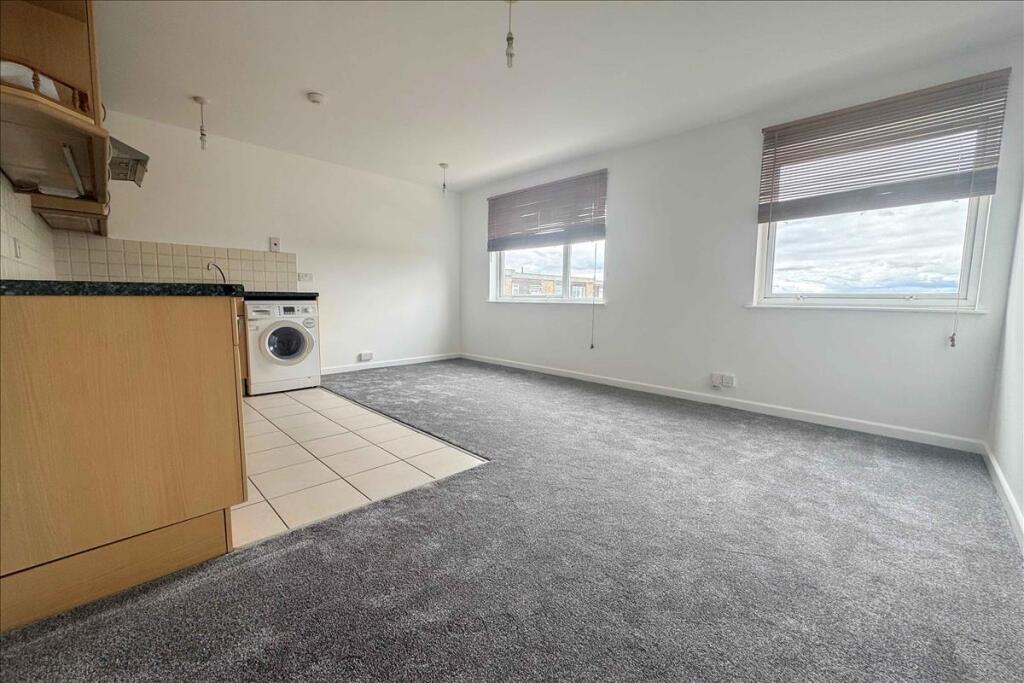 Apartment in Twickenham - View 3