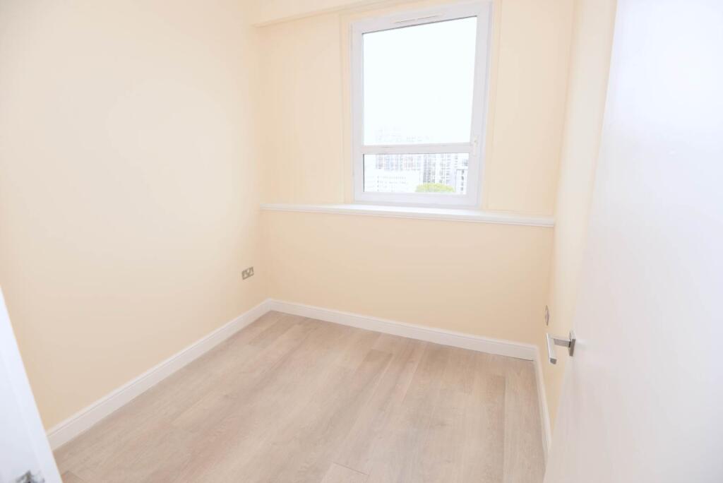Apartment in London, Royal Borough of Greenwich - More
