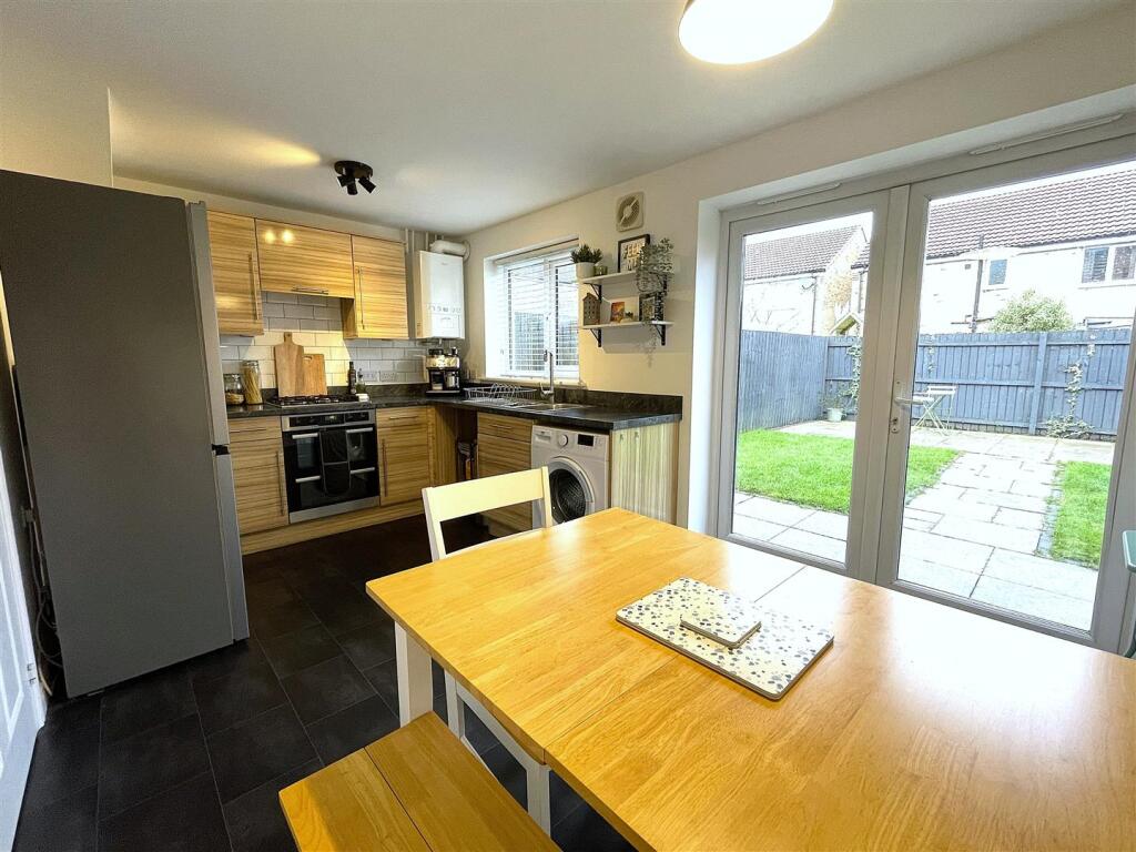 Blackthorn Close, Selby photo 3