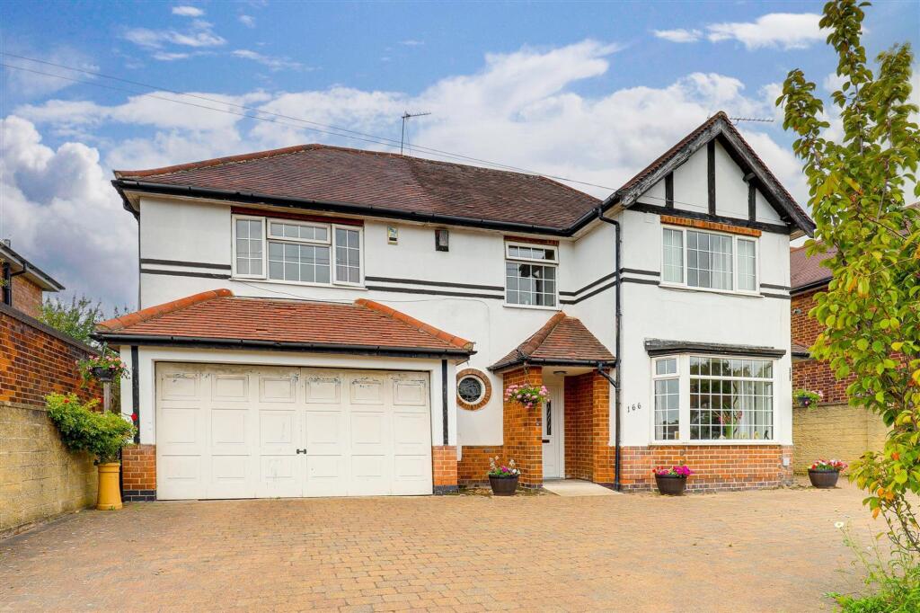 3-bed detached on Derby Road, Beeston, NG9, £425,000