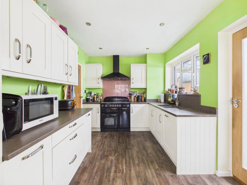 St. Johns Avenue, Goring-by-Sea, Worthing, BN12 4HU - View 5