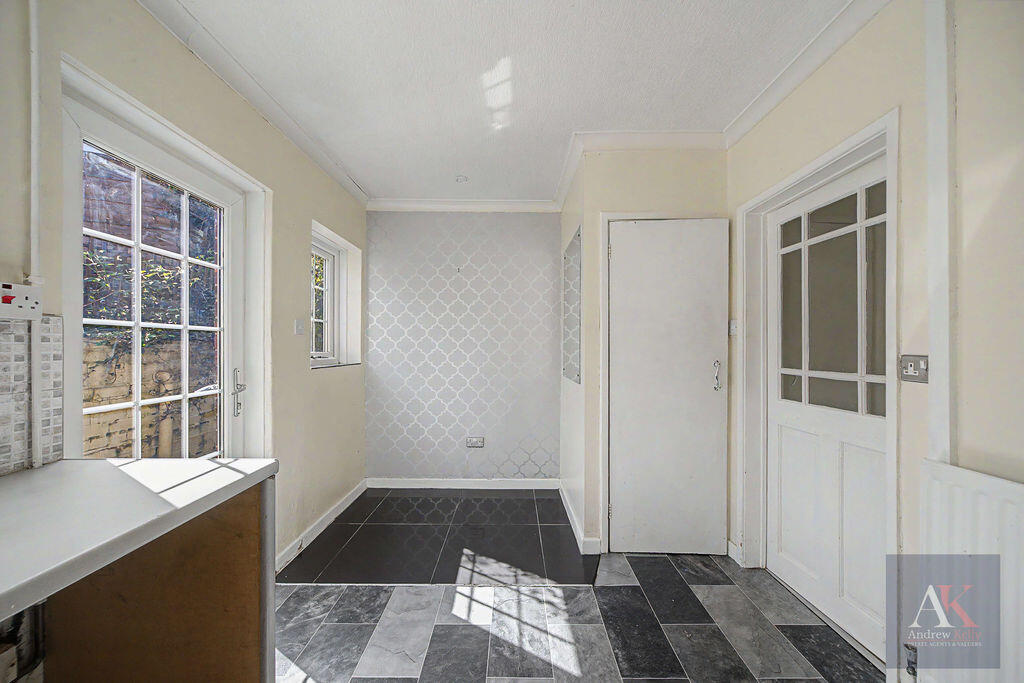 Whalley Avenue, Littleborough, OL15 9HS photo 5