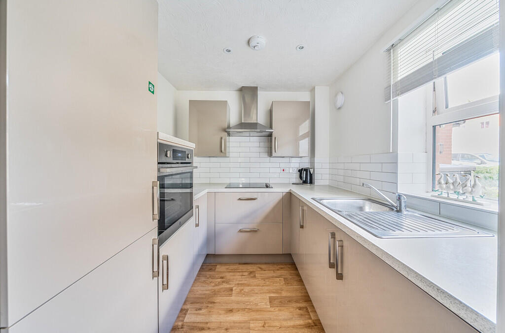 Apartment in Northampton - More