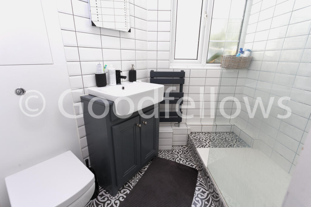 Apartment in Sutton - View 4
