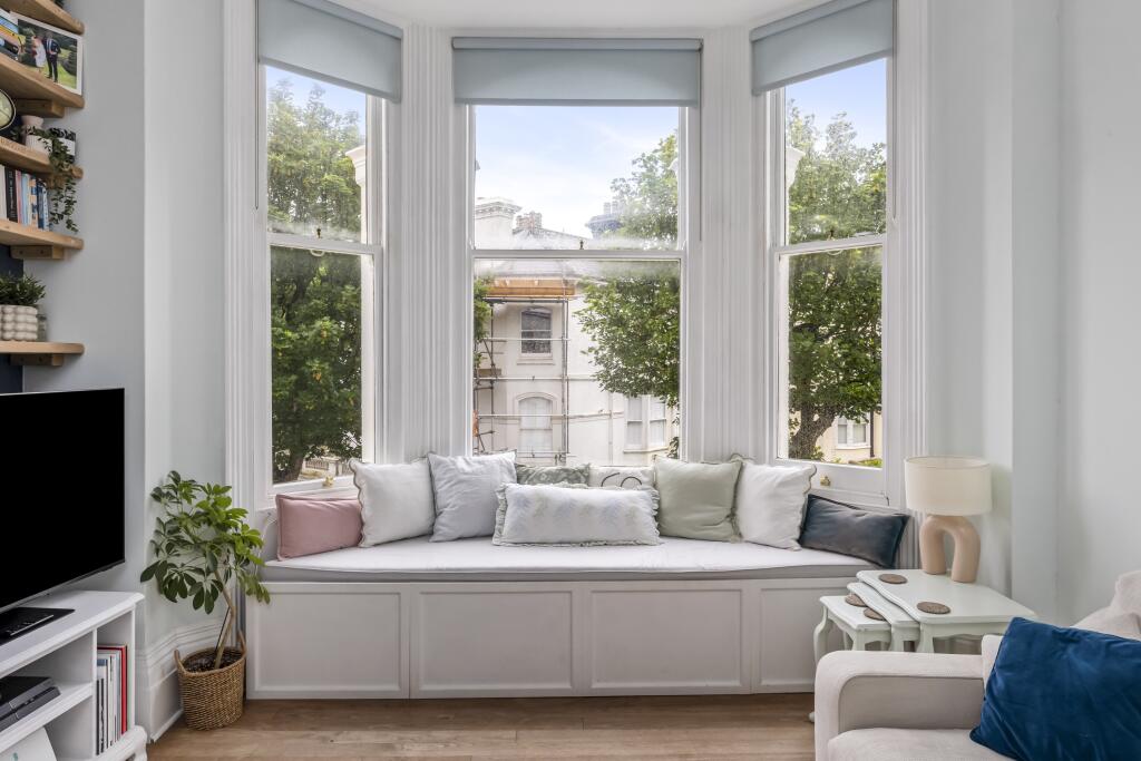Apartment in Brighton & Hove, Brighton and Hove - View 3