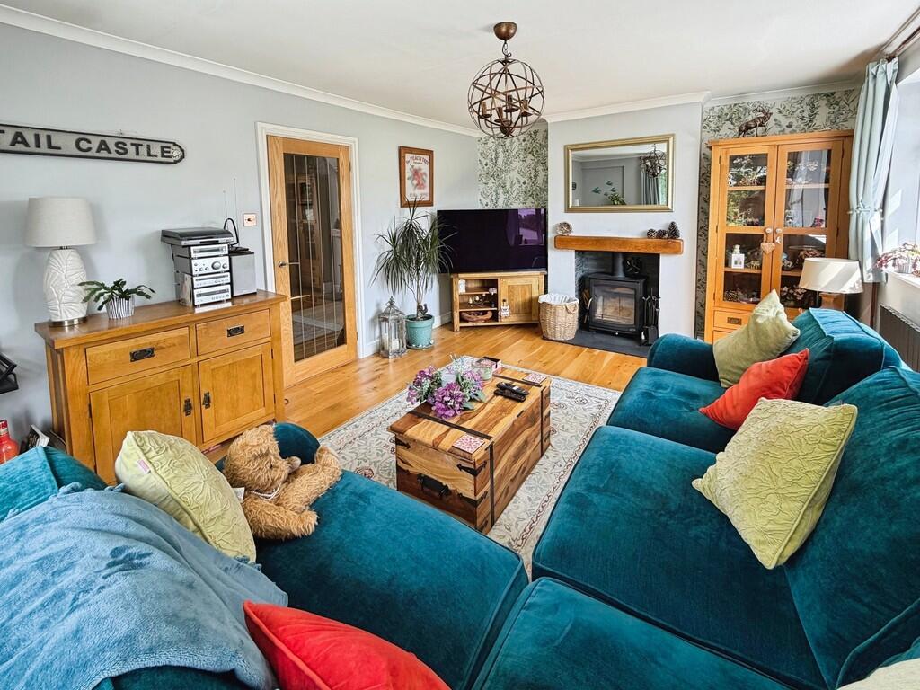 House in Warminster, Wiltshire - View 3