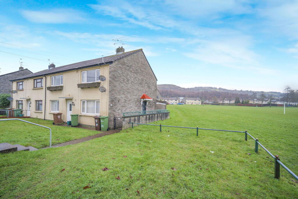 2-bed flat on Bryn Heol, Bedwas, Caerphilly, CF83 8FB, £135,000
