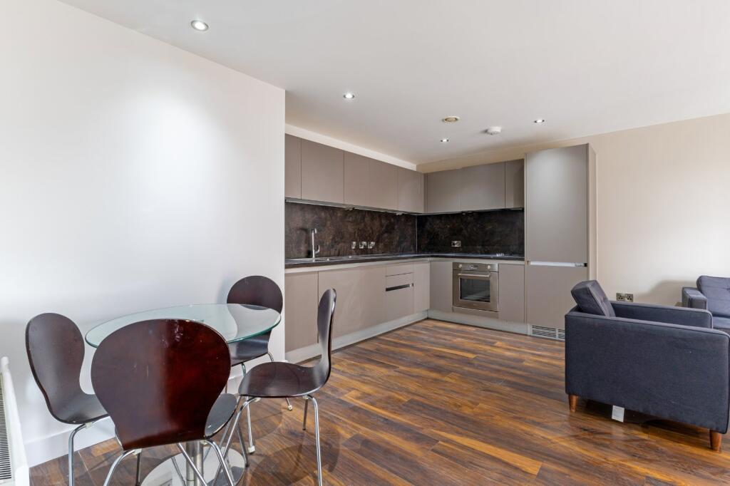 Apartment in Salford, Ordsall - View 5